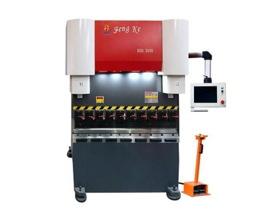 豐科機(jī)械創(chuàng)新純電伺服折彎機(jī)，乘勢折彎機(jī)節(jié)能環(huán)保新時代? 